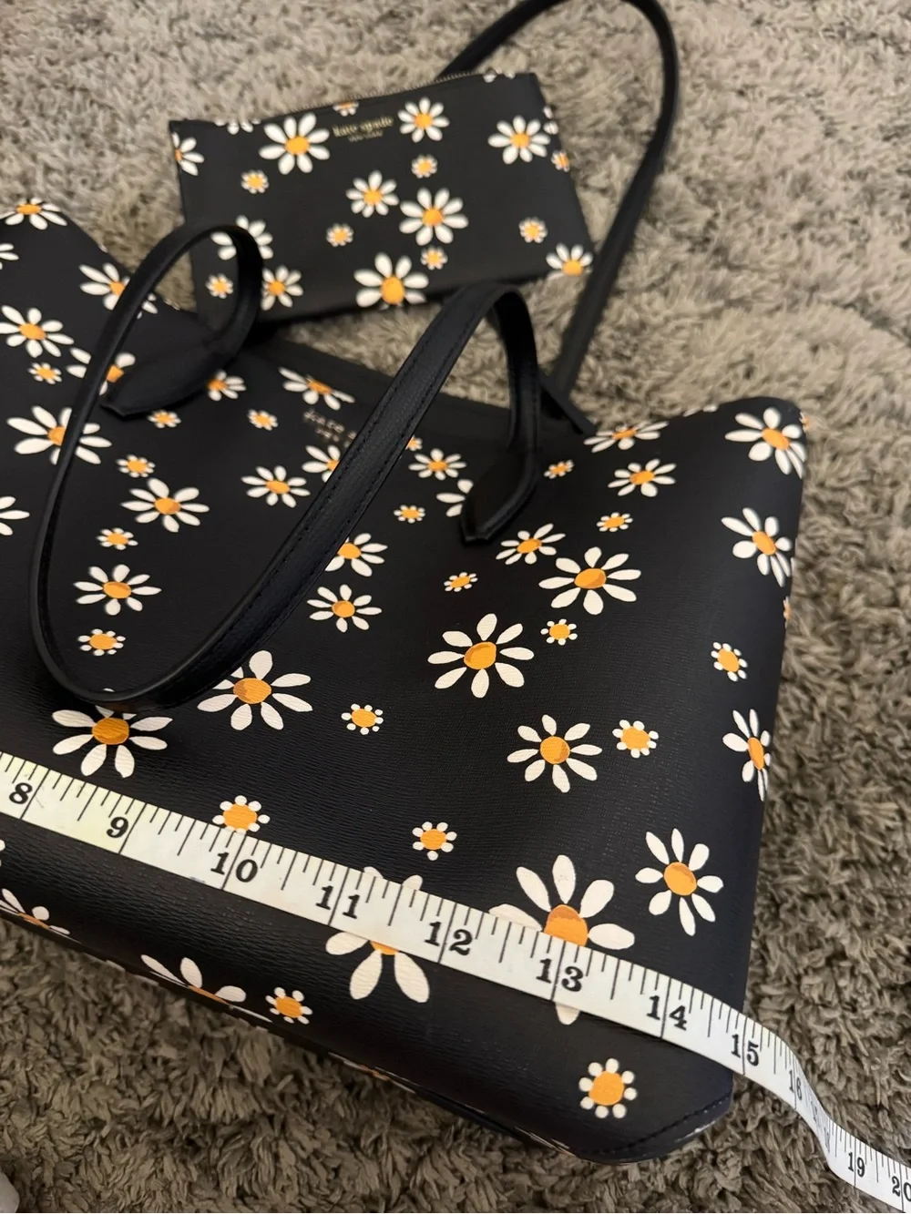 Kate Spade Black Daisy Print Tote Purse + Matching Zip Wristlet Pouch 🌼